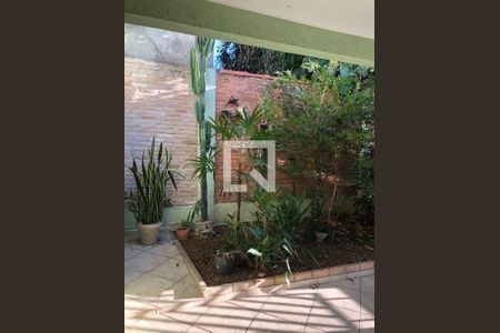 Casa à venda com 221m², 4 quartos e 2 vagas Casa à venda com 221m², 4 quartos e 2 vagasÁrea Externa