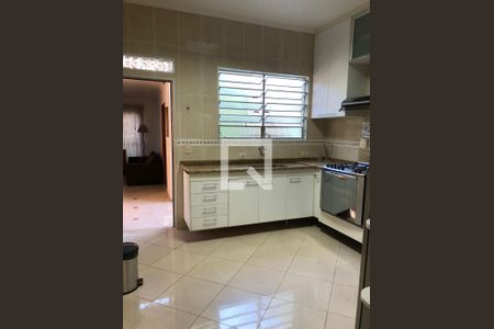 Casa à venda com 221m², 4 quartos e 2 vagas Casa à venda com 221m², 4 quartos e 2 vagasCozinha