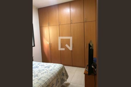 Casa à venda com 221m², 4 quartos e 2 vagas Casa à venda com 221m², 4 quartos e 2 vagasQuarto