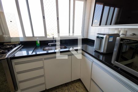 Apartamento à venda com 156m², 3 quartos e 3 vagasCozinha