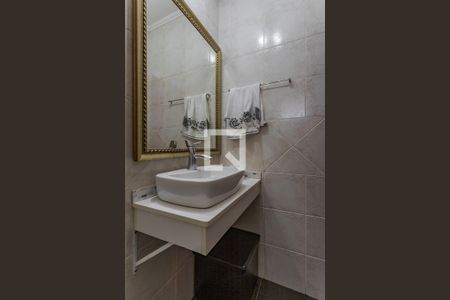 Casa à venda com 130m², 3 quartos e 2 vagas Casa à venda com 130m², 3 quartos e 2 vagasLavabo