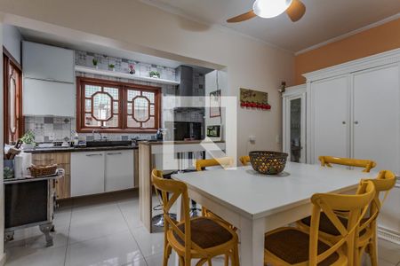 Casa à venda com 130m², 3 quartos e 2 vagas Casa à venda com 130m², 3 quartos e 2 vagasCozinha