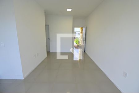 Casa de condomínio para alugar com 80m², 2 quartos e 2 vagasSala/Cozinha