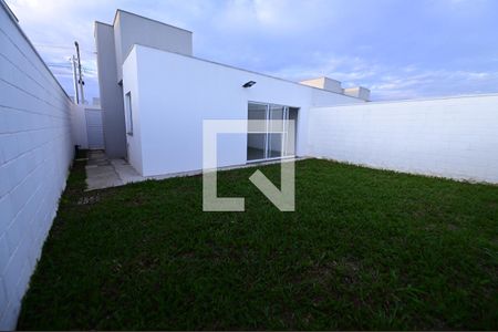 Casa de condomínio para alugar com 80m², 2 quartos e 2 vagasQuintal
