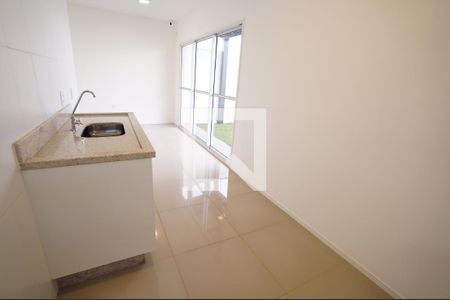 Sala/cozinha de casa de condomínio para alugar com 2 quartos, 80m² em Jardins Bellagio, Aparecida de Goiânia