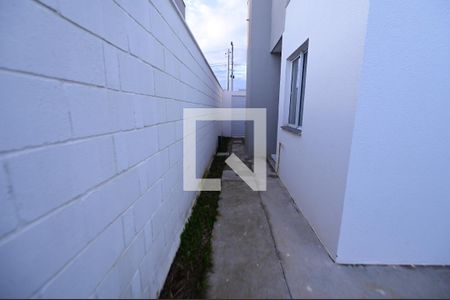 Casa de condomínio para alugar com 80m², 2 quartos e 2 vagasQuintal