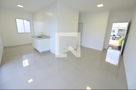 Casa de condomínio para alugar com 80m², 2 quartos e 2 vagasSala/Cozinha