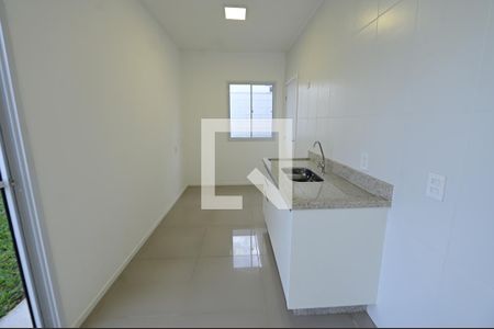 Casa de condomínio para alugar com 80m², 2 quartos e 2 vagasSala/Cozinha