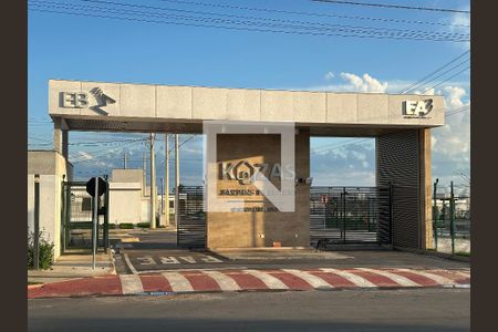 Casa de condomínio para alugar com 80m², 2 quartos e 2 vagasFachada