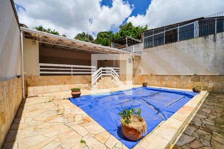 Casa à venda com 348m², 3 quartos e 3 vagasPiscina