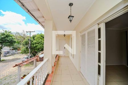 Casa à venda com 348m², 3 quartos e 3 vagasSacada da Sala de TV