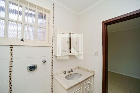 Casa à venda com 348m², 3 quartos e 3 vagasBanheiro da Suíte