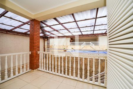 Casa à venda com 348m², 3 quartos e 3 vagasSacada do Quarto 1