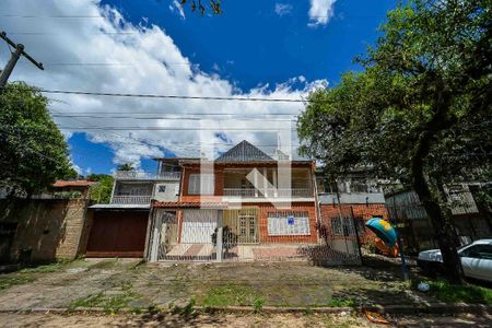 Casa à venda com 348m², 3 quartos e 3 vagasFachada