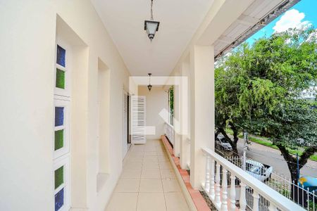 Casa à venda com 348m², 3 quartos e 3 vagasSacada da Sala de TV