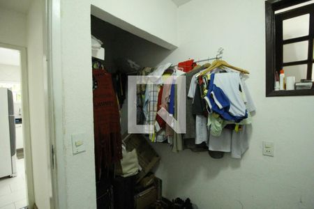 Casa de condomínio à venda com 324m², 3 quartos e 1 vagaDependência/closet