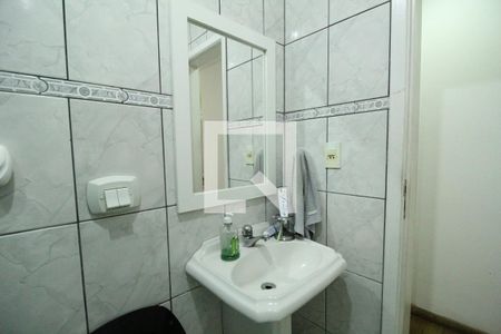 Casa de condomínio à venda com 324m², 3 quartos e 1 vagaBanheiro social