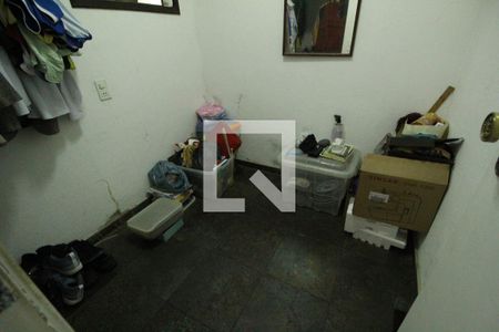 Casa de condomínio à venda com 324m², 3 quartos e 1 vagaDependência/closet