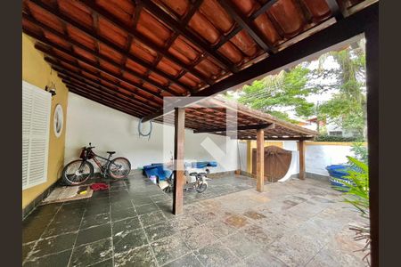 Casa de condomínio à venda com 324m², 3 quartos e 1 vaga Casa de condomínio à venda com 324m², 3 quartos e 1 vagaGaragem