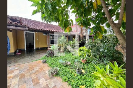 Casa de condomínio à venda com 324m², 3 quartos e 1 vaga Casa de condomínio à venda com 324m², 3 quartos e 1 vagaQuintal