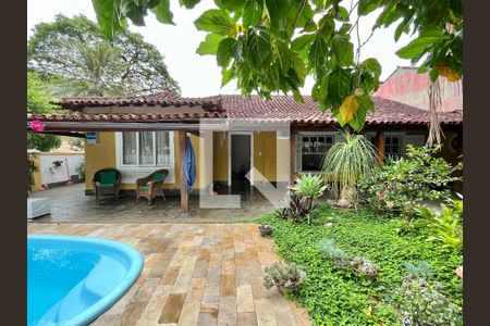 Casa de condomínio à venda com 324m², 3 quartos e 1 vaga Casa de condomínio à venda com 324m², 3 quartos e 1 vagaFrente da casa