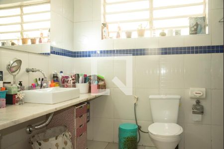 Casa à venda com 200m², 3 quartos e 2 vagasBanheiro