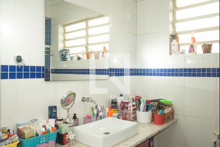 Casa à venda com 200m², 3 quartos e 2 vagasBanheiro