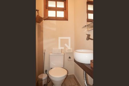 Casa à venda com 200m², 3 quartos e 2 vagasLavabo 