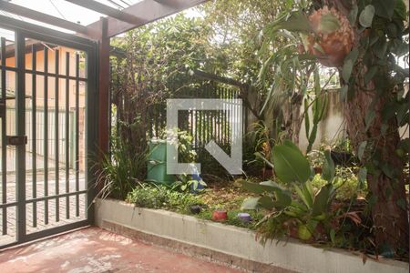 Casa à venda com 200m², 3 quartos e 2 vagasGaragem/Jardim