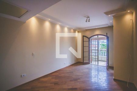 Casa à venda com 240m², 3 quartos e 3 vagasSuíte