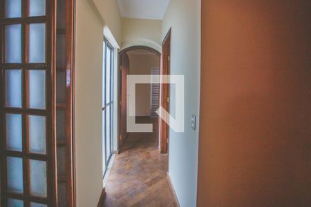 Casa à venda com 240m², 3 quartos e 3 vagasCorredor - Quartos