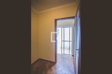 Casa à venda com 240m², 3 quartos e 3 vagasEscritório