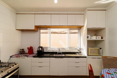 Casa para alugar com 300m², 4 quartos e 8 vagas Casa para alugar com 300m², 4 quartos e 8 vagasCozinha