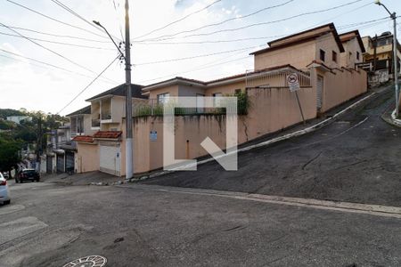 Casa para alugar com 300m², 4 quartos e 8 vagas Casa para alugar com 300m², 4 quartos e 8 vagasFachada
