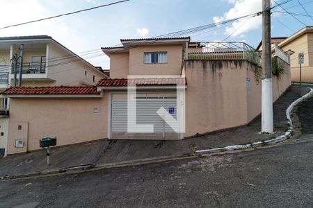 Casa para alugar com 300m², 4 quartos e 8 vagas Casa para alugar com 300m², 4 quartos e 8 vagasFachada