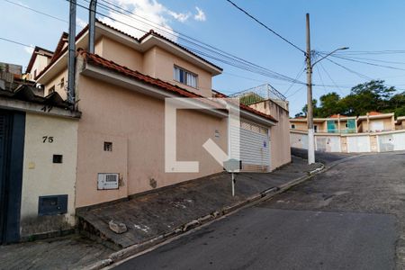 Casa para alugar com 300m², 4 quartos e 8 vagas Casa para alugar com 300m², 4 quartos e 8 vagasFachada