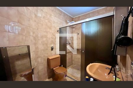 Casa à venda com 275m², 4 quartos e 2 vagasBanheiro da Suíte