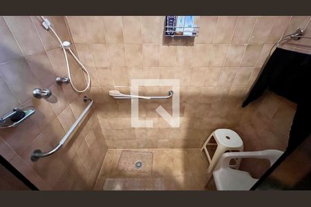 Casa à venda com 275m², 4 quartos e 2 vagasBanheiro da Suíte