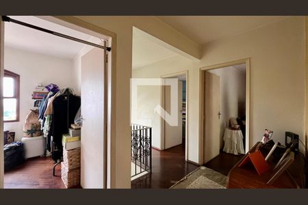 Casa à venda com 275m², 4 quartos e 2 vagasCorredor