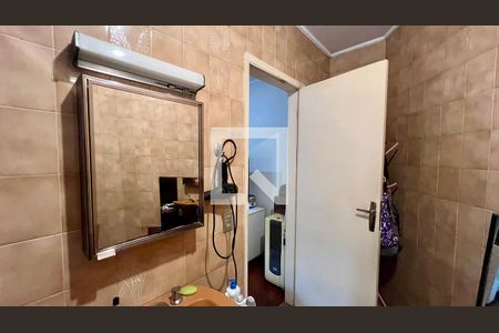 Casa à venda com 275m², 4 quartos e 2 vagasBanheiro da Suíte