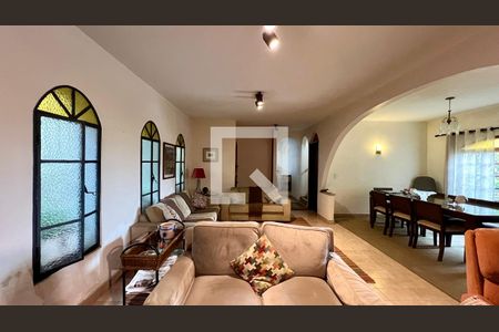 Casa à venda com 275m², 4 quartos e 2 vagasSala