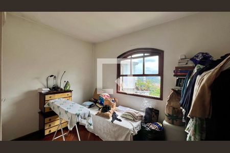 Casa à venda com 275m², 4 quartos e 2 vagasQuarto 2