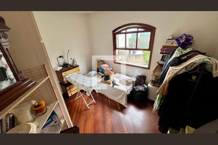 Casa à venda com 275m², 4 quartos e 2 vagasQuarto 2