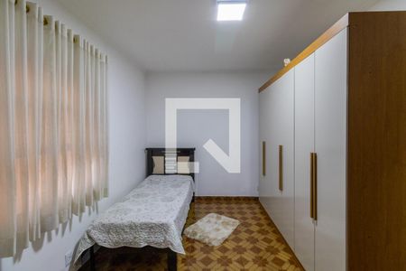 Casa à venda com 231m², 5 quartos e 6 vagasCasa 1 - Quarto 3