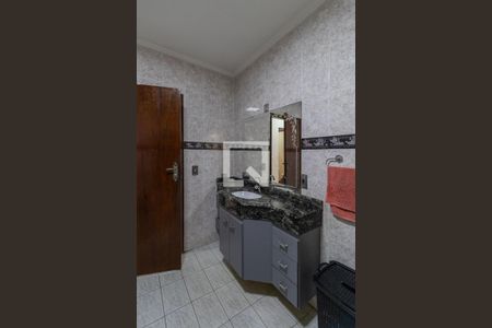 Casa à venda com 231m², 5 quartos e 6 vagasCasa 1 - Banheiro