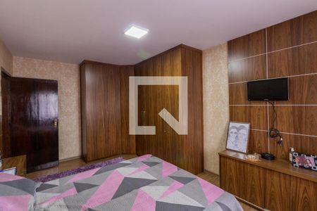 Casa à venda com 231m², 5 quartos e 6 vagasCasa 2 - Quarto 1