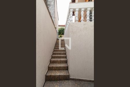 Casa à venda com 231m², 5 quartos e 6 vagasEscada