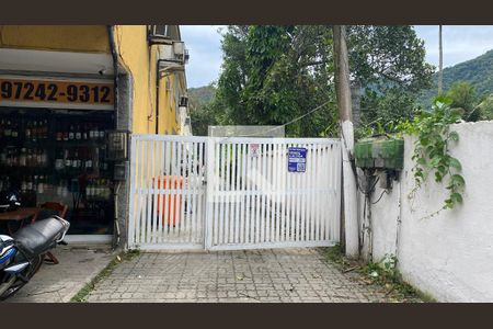 Casa à venda com 80m², 2 quartos e 1 vagaFachada