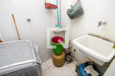 Casa à venda com 80m², 2 quartos e 1 vagaÁrea de Serviço