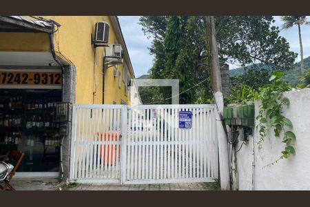 Casa à venda com 80m², 2 quartos e 1 vagaFachada